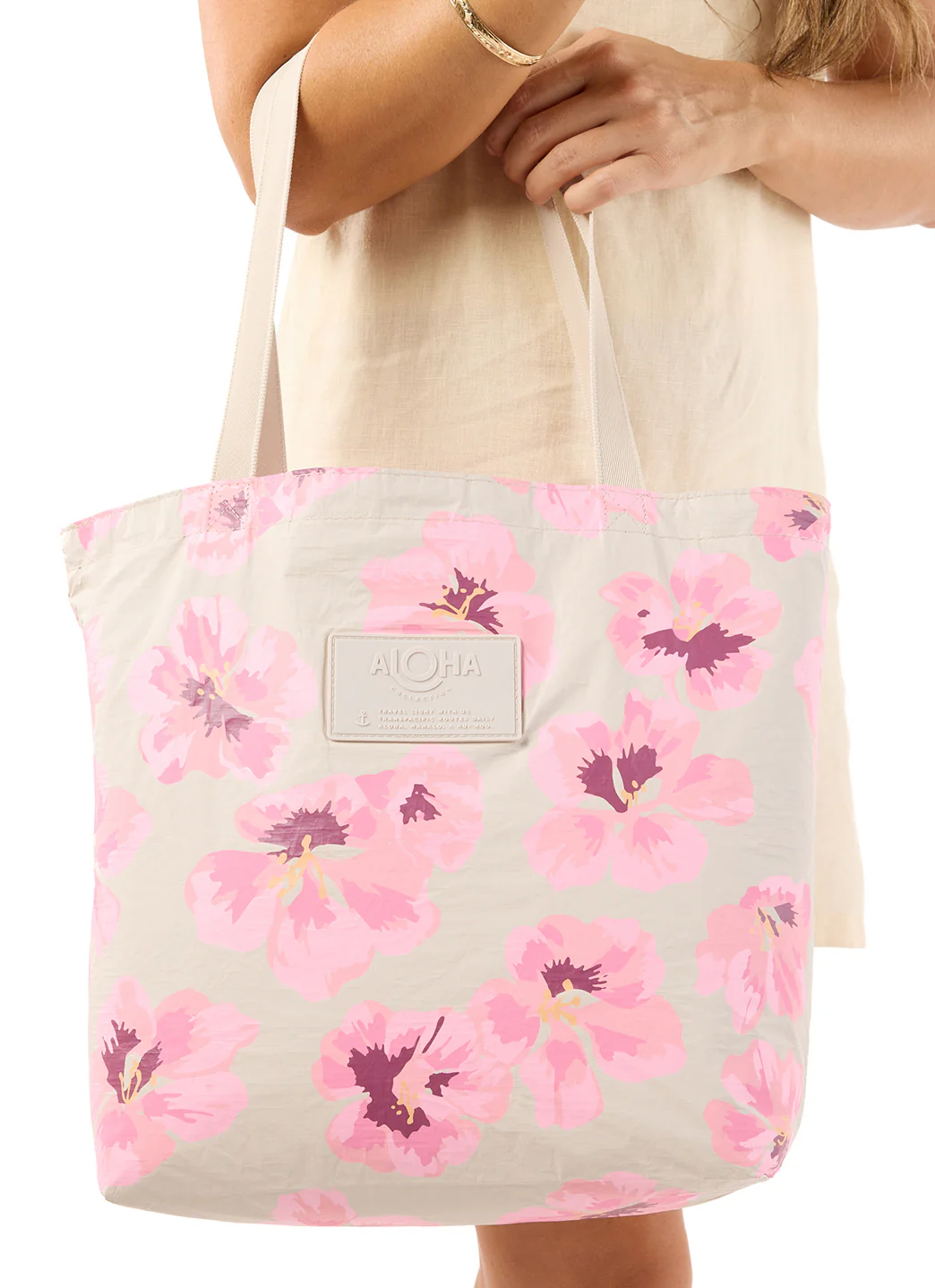 ALOHA Flutter Reversible Beach Tote - Image 5
