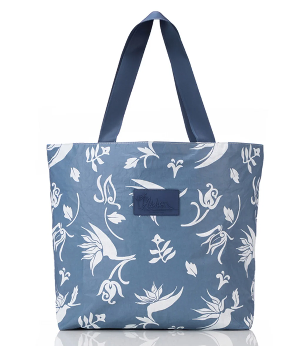 ALOHA Pekelo Day Tripper Beach Tote - Image 4