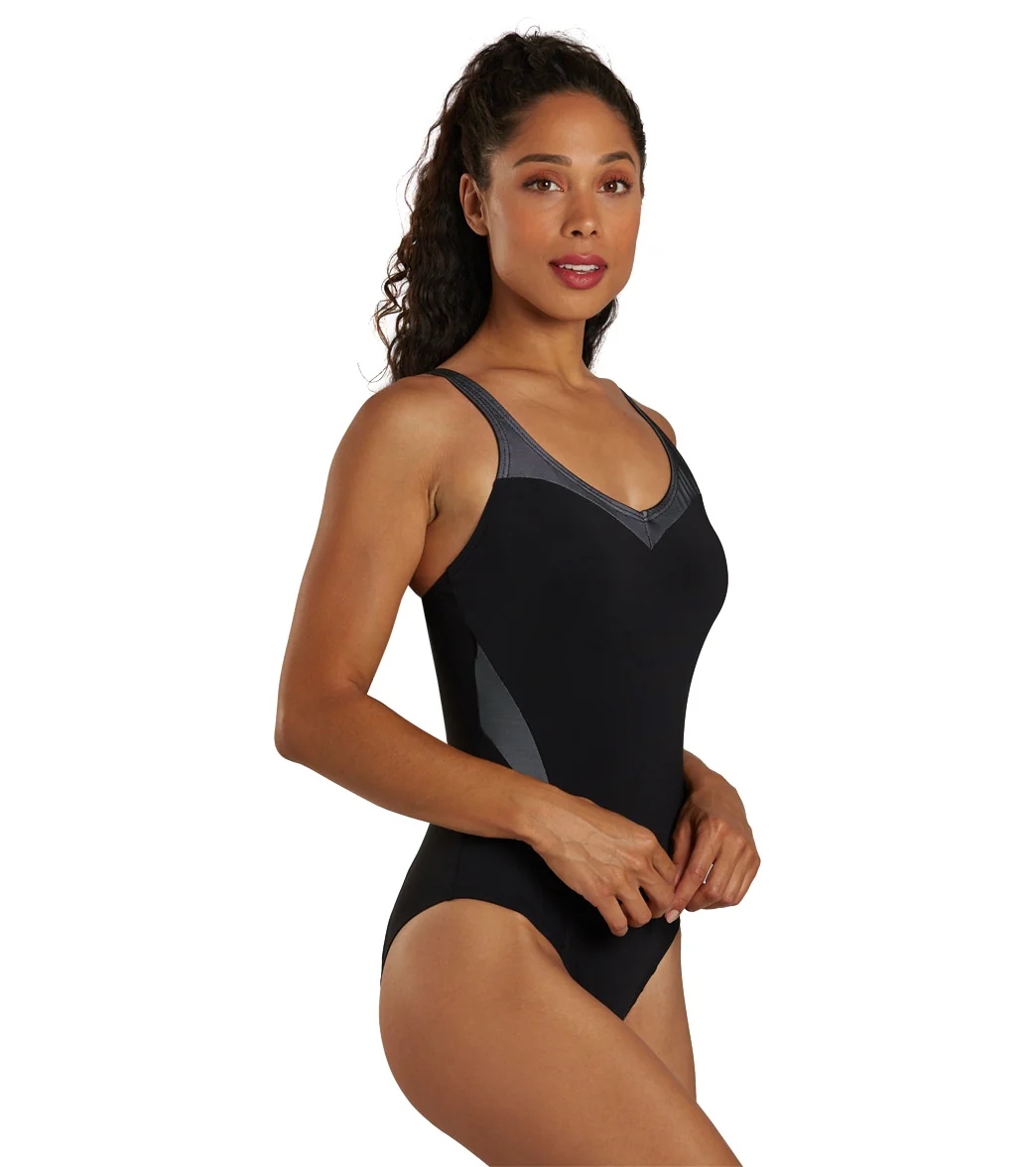 Arena Women's Isabel Light Cross Back One Piece Swimsuit - Image 14