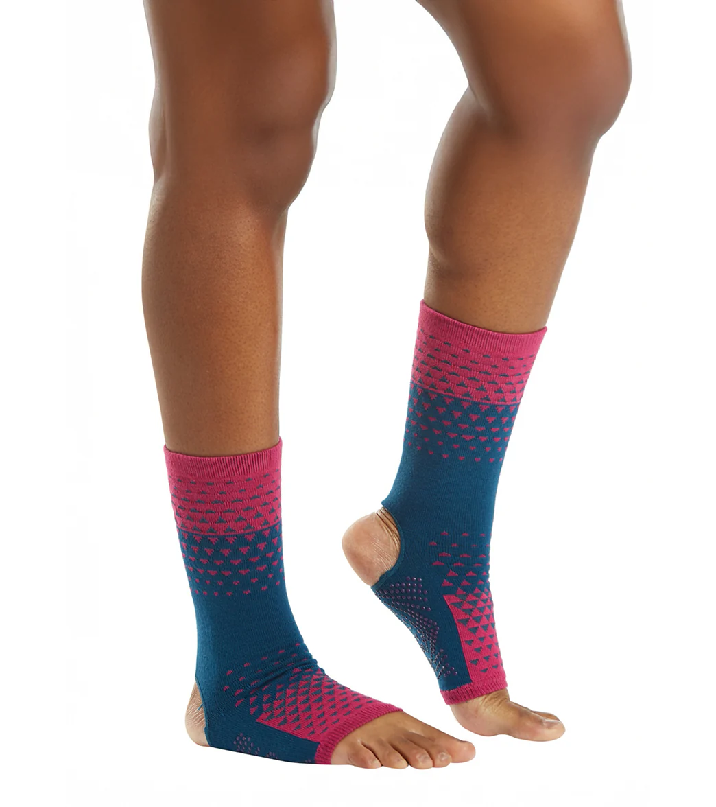 Gaiam Grippy Yoga Ankle Socks - Image 4
