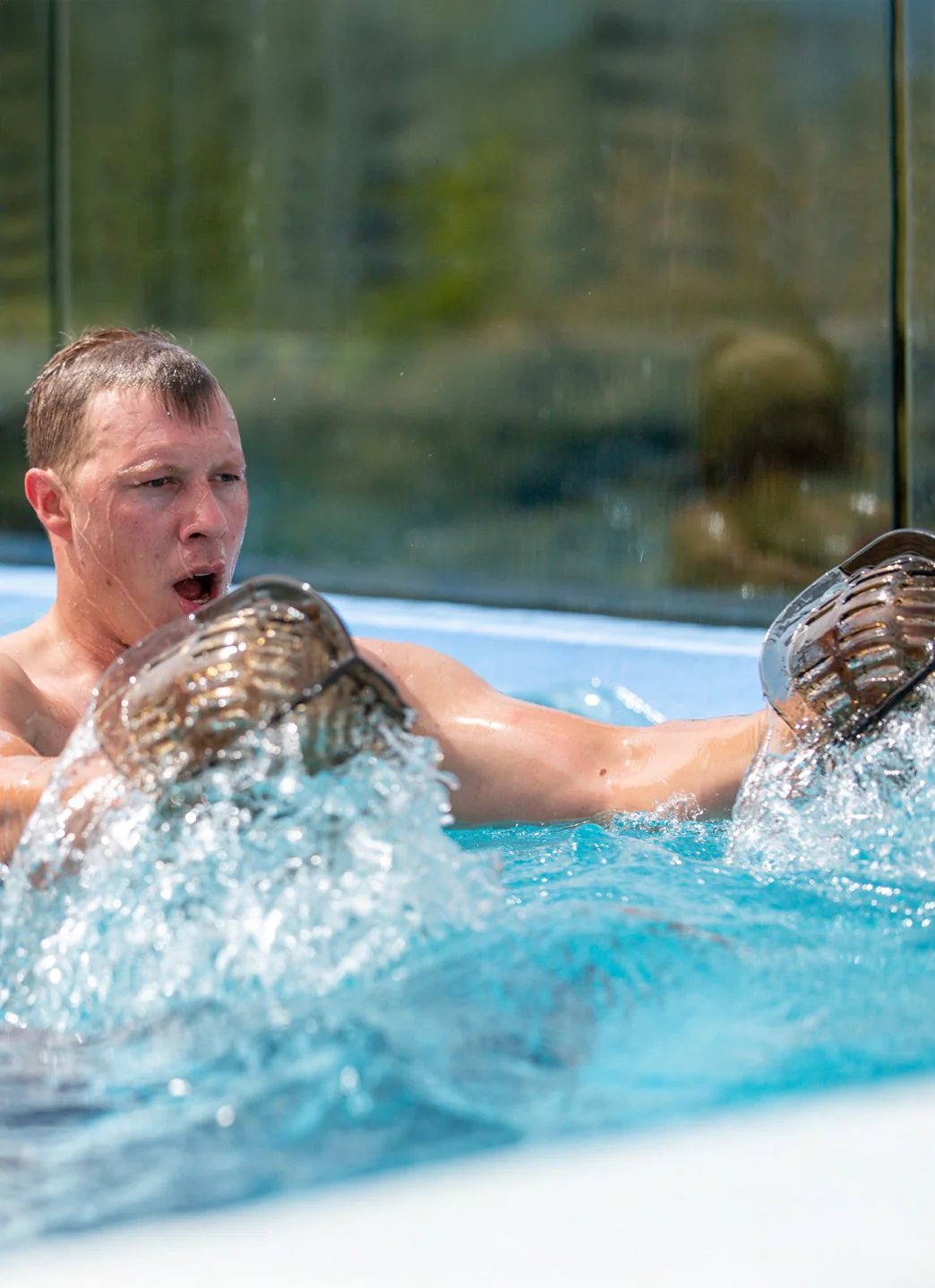 Hydrorevolution Aqualogix MEDIUM Resistance Bell - Image 6