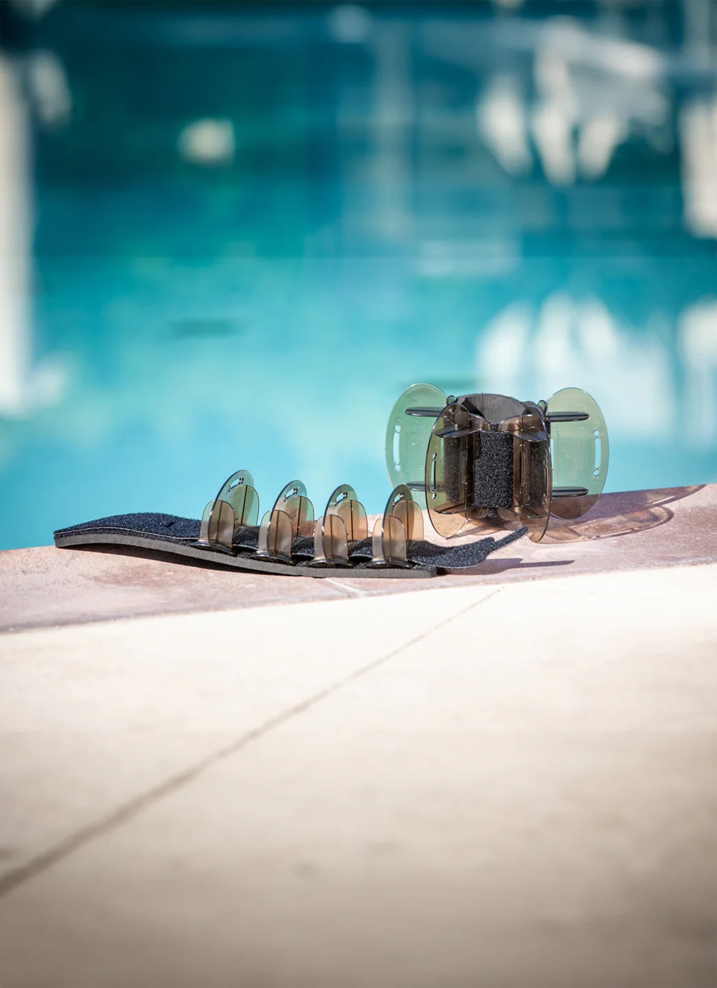 Hydrorevolution Aqualogix MEDIUM Resistance Fin/Cuff - Image 3