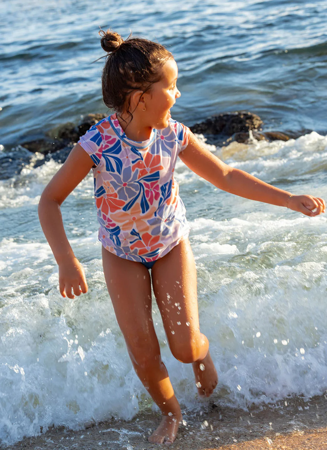 Nani Girls' Minis South Beach Tee Two Piece Rash Guard Set (Toddler, Little Kid, Big Kid) - Image 7