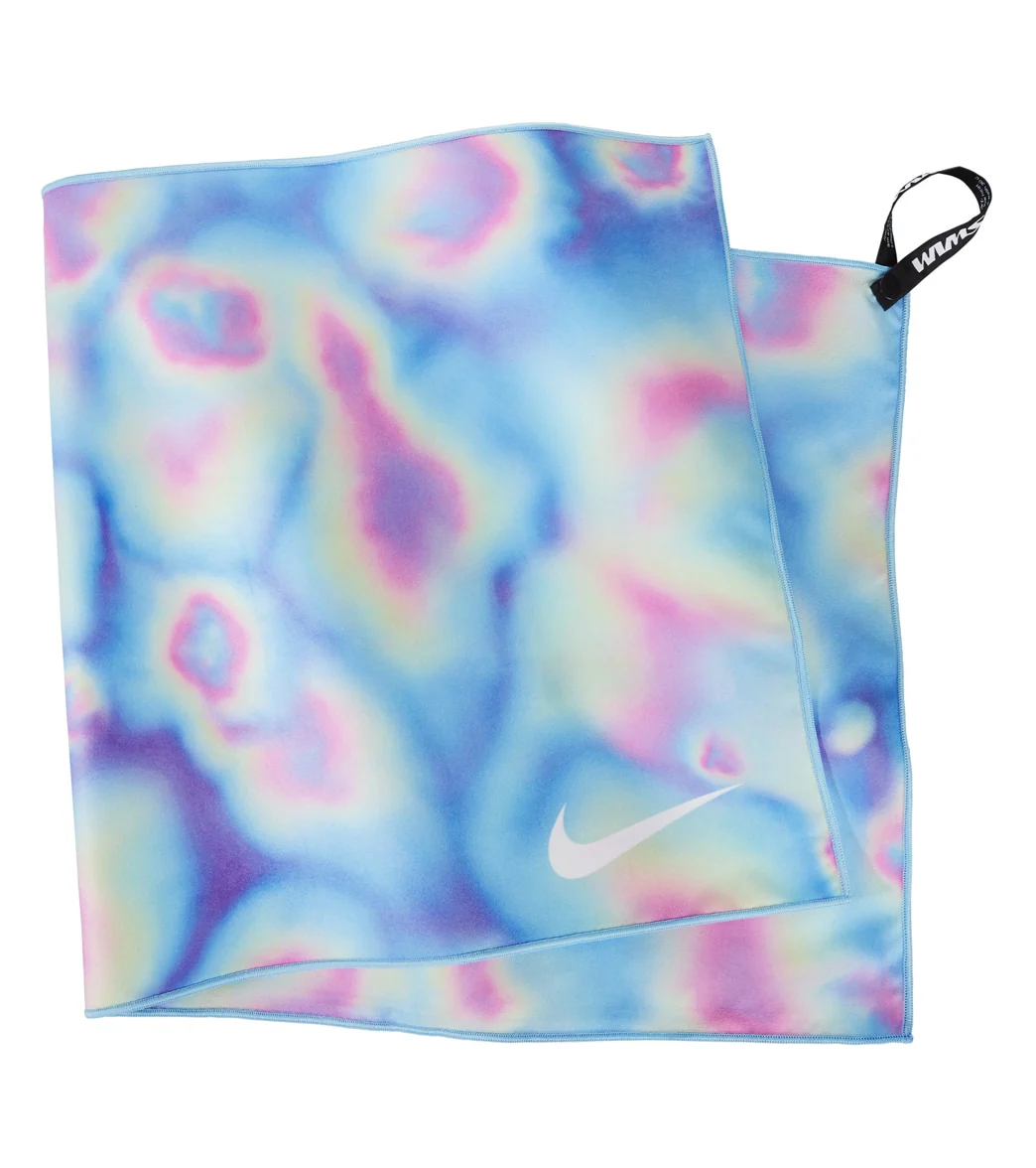 Nike Quick-Dry Swim Towel - Image 26