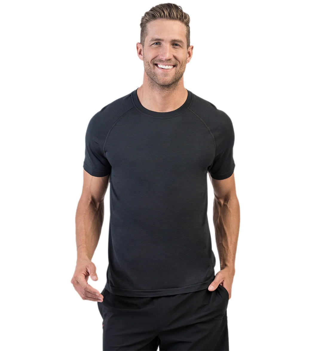 Rhone Men's Reign Tech Short Sleeve Shirt - Image 11