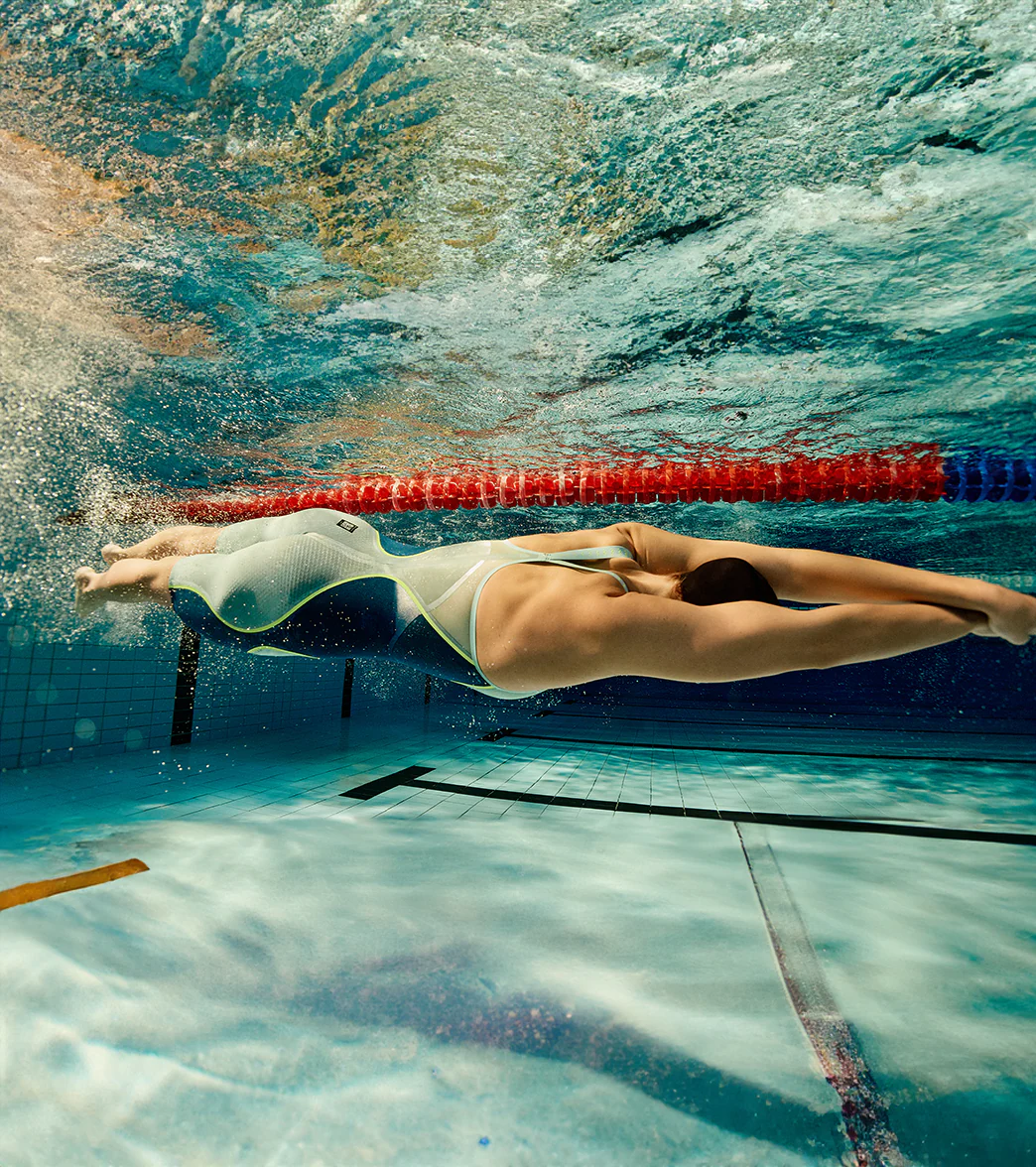 Speedo Women's LZR Intent 2.0 Closed Back Kneeskin Tech Suit Swimsuit - Image 55