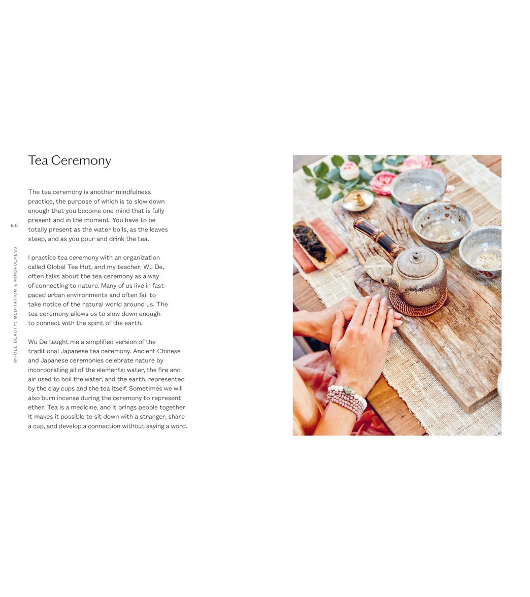 Workman Publishing Whole Beauty: Meditation & Mindfulness: Rituals and Exercises for Everyday Self-Care - Image 5