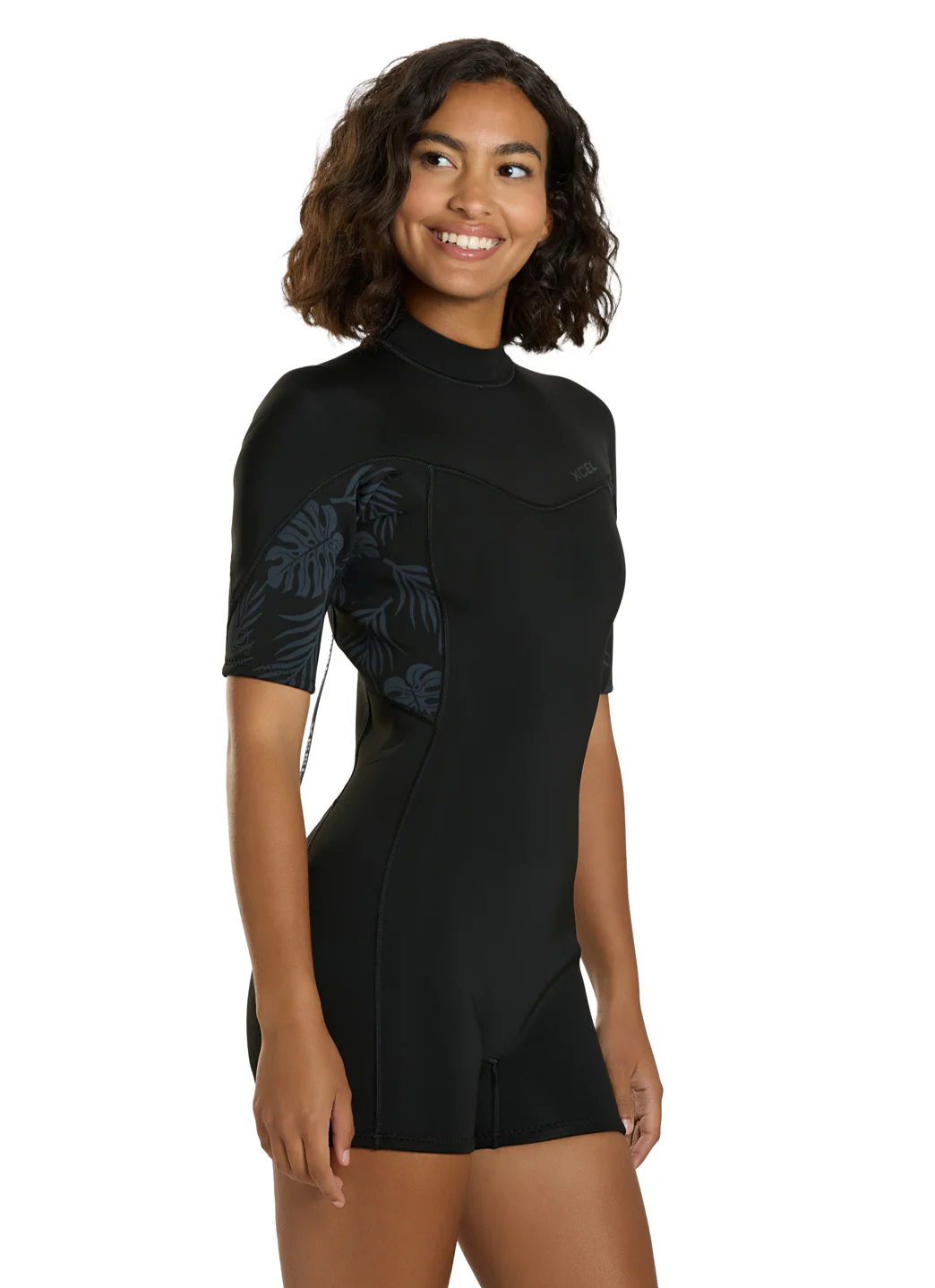 Xcel Women's 2mm Axis Short Sleeve Back Zip Spring Wetsuit - Image 3