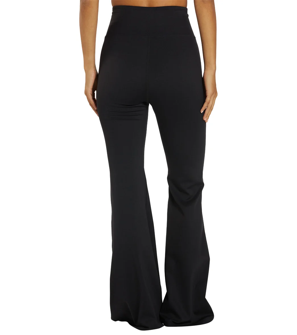 Year of Ours Veronica Flare Legging - Image 10